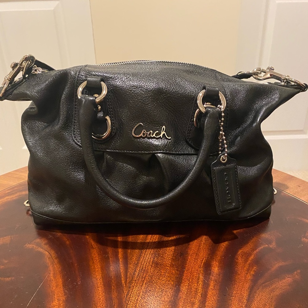 NWT Coach leather purse